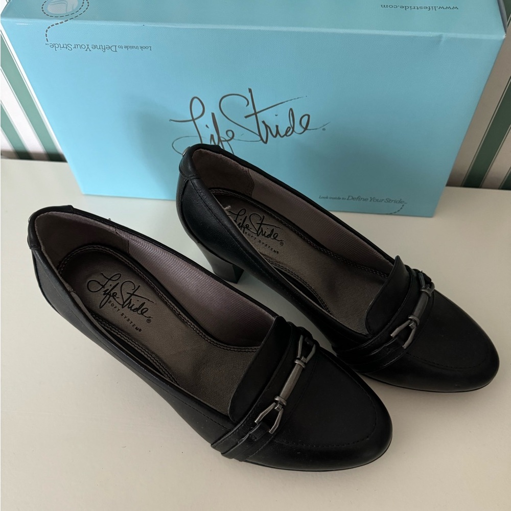 NWT Life stride black comfort chucky heel